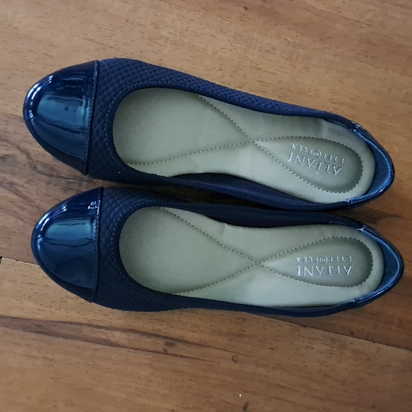 NWOT ALFANI step n flex tavii flats - Picture 2 of 6
